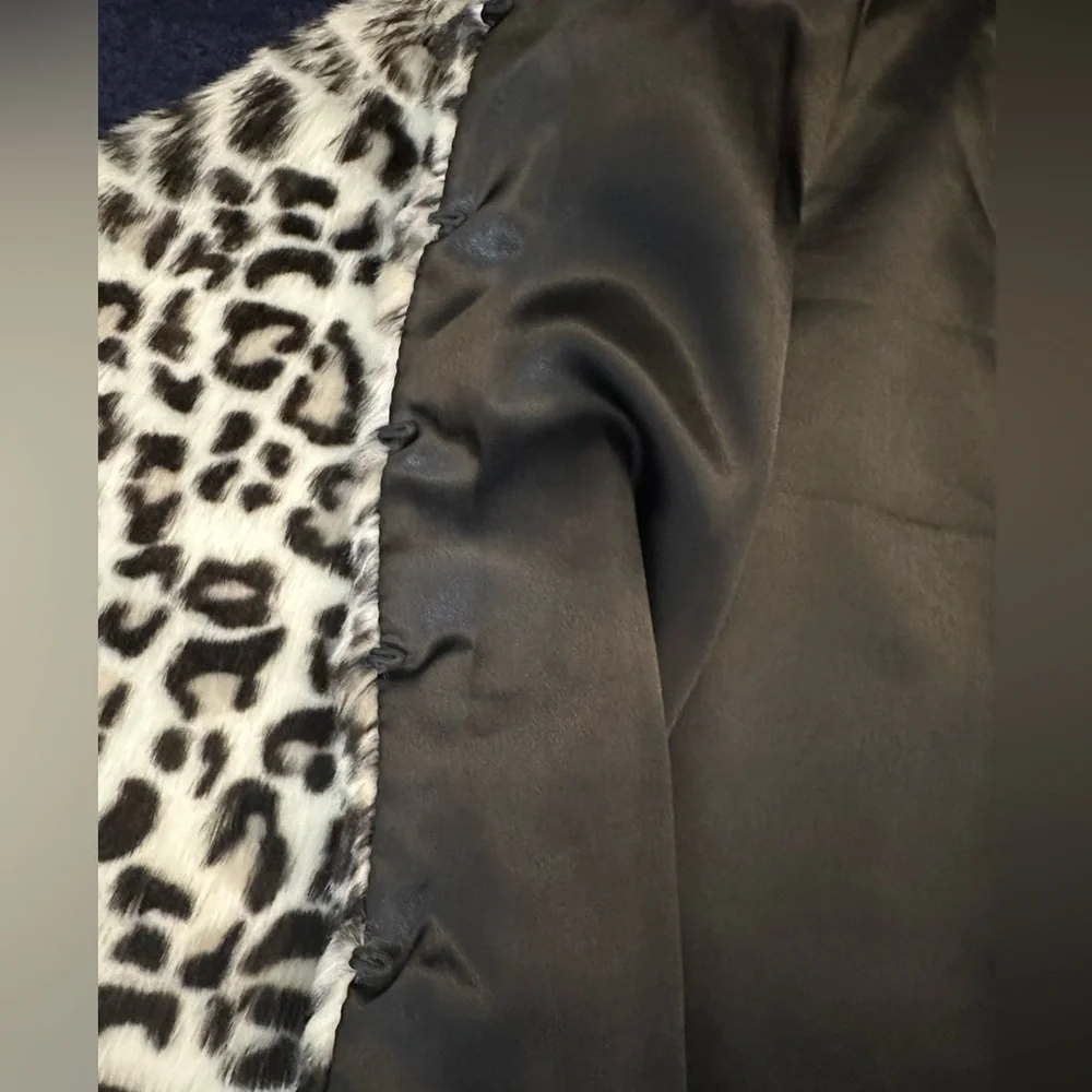 Collection XIIX Leopard Print Cape